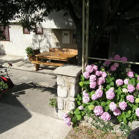 Apartments Dagmar Krk Town Exterior photo